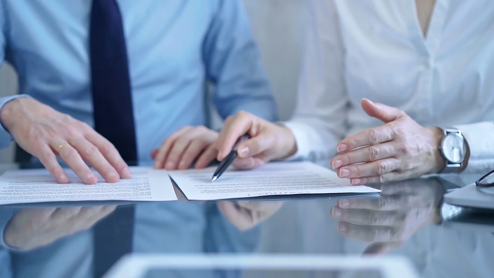 Accountants managing payroll